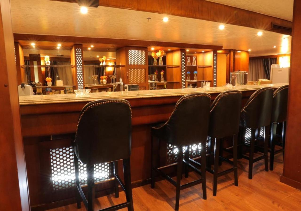 Nile Cruise Al Nabiltan Every Saturday From Luxor 4 Nights & Every Wednesday From Aswan 3 Nights Al Karnak エクステリア 写真
